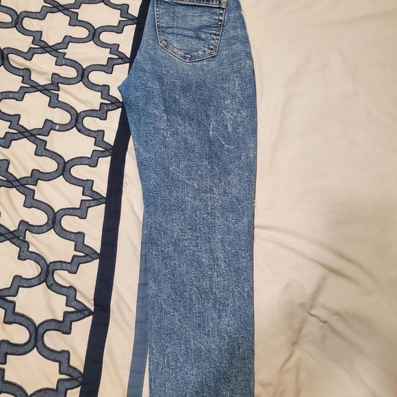 American Eagle Outfitters Women's Blue Ripped Jeans - Picture 2 of 5